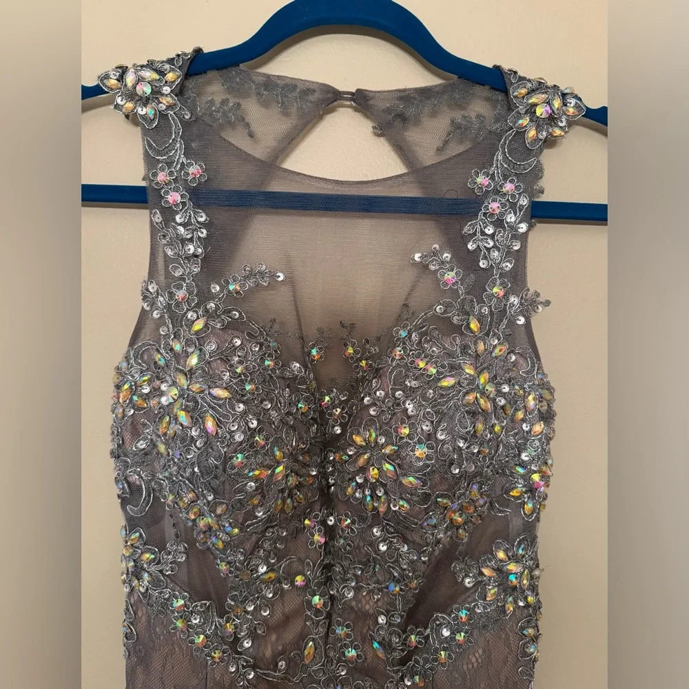 Jovani 98665 prom dress in gunmetal grey. Lace underlay & illusion neckline Sz 6 - Picture 9 of 16